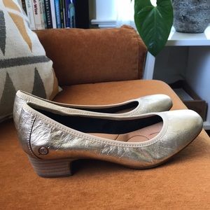Gold Born Pumps